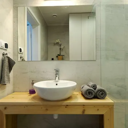 Appartement Sunny Attic In The City Centre *