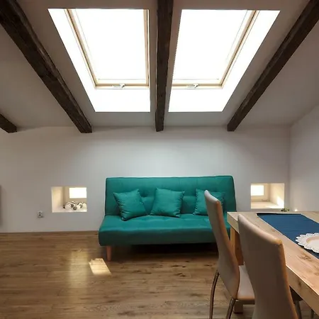 Sunny Attic In The City Centre *