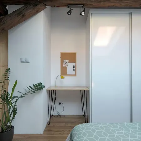 Appartement Sunny Attic In The City Centre *